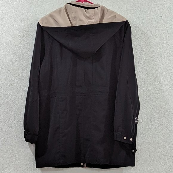 Liz Claiborne Black & Beige Lined Raincoat w/Removable Hood (LP) - Picture 6 of 11